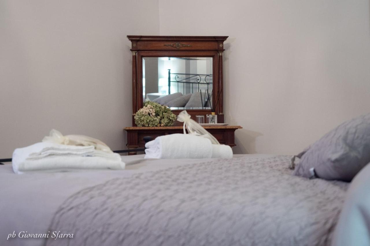 Bed and Breakfast Palazzo Palitti à Roio Extérieur photo
