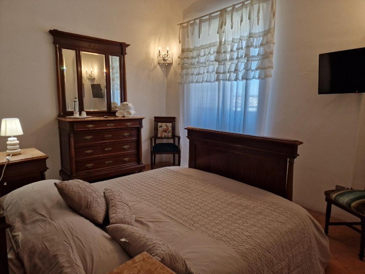 Bed and Breakfast Palazzo Palitti à Roio Extérieur photo