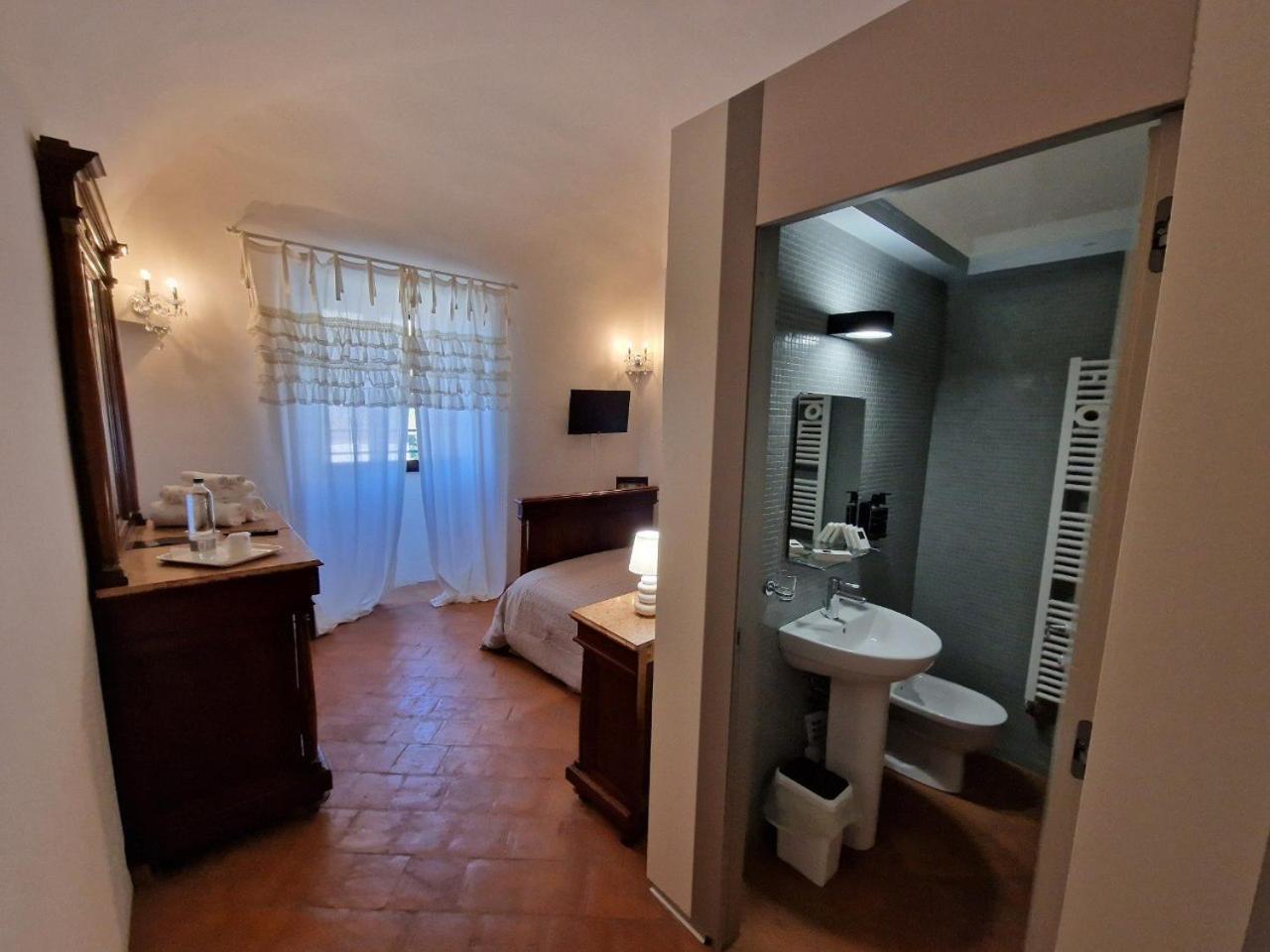 Bed and Breakfast Palazzo Palitti à Roio Extérieur photo