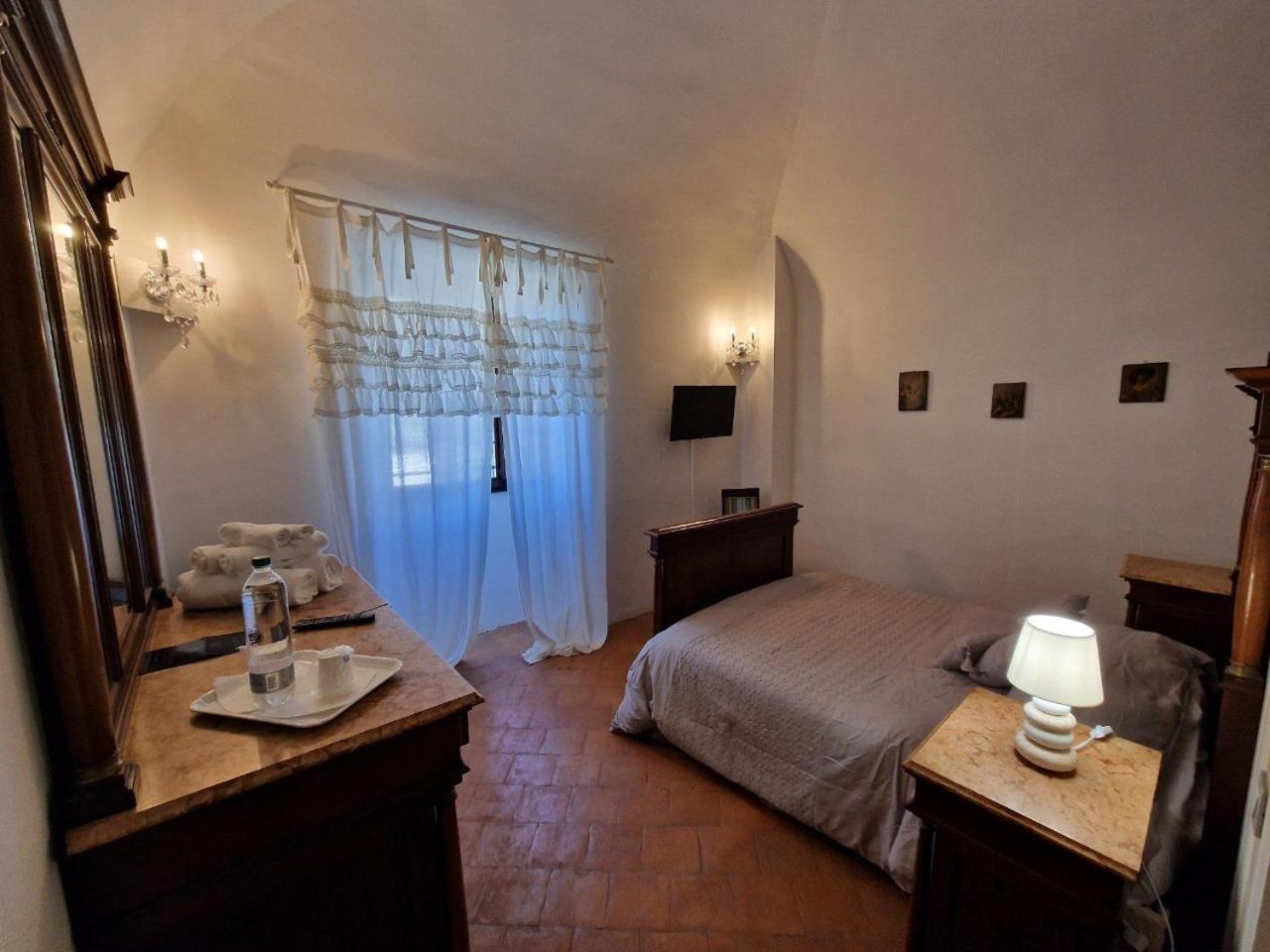 Bed and Breakfast Palazzo Palitti à Roio Extérieur photo