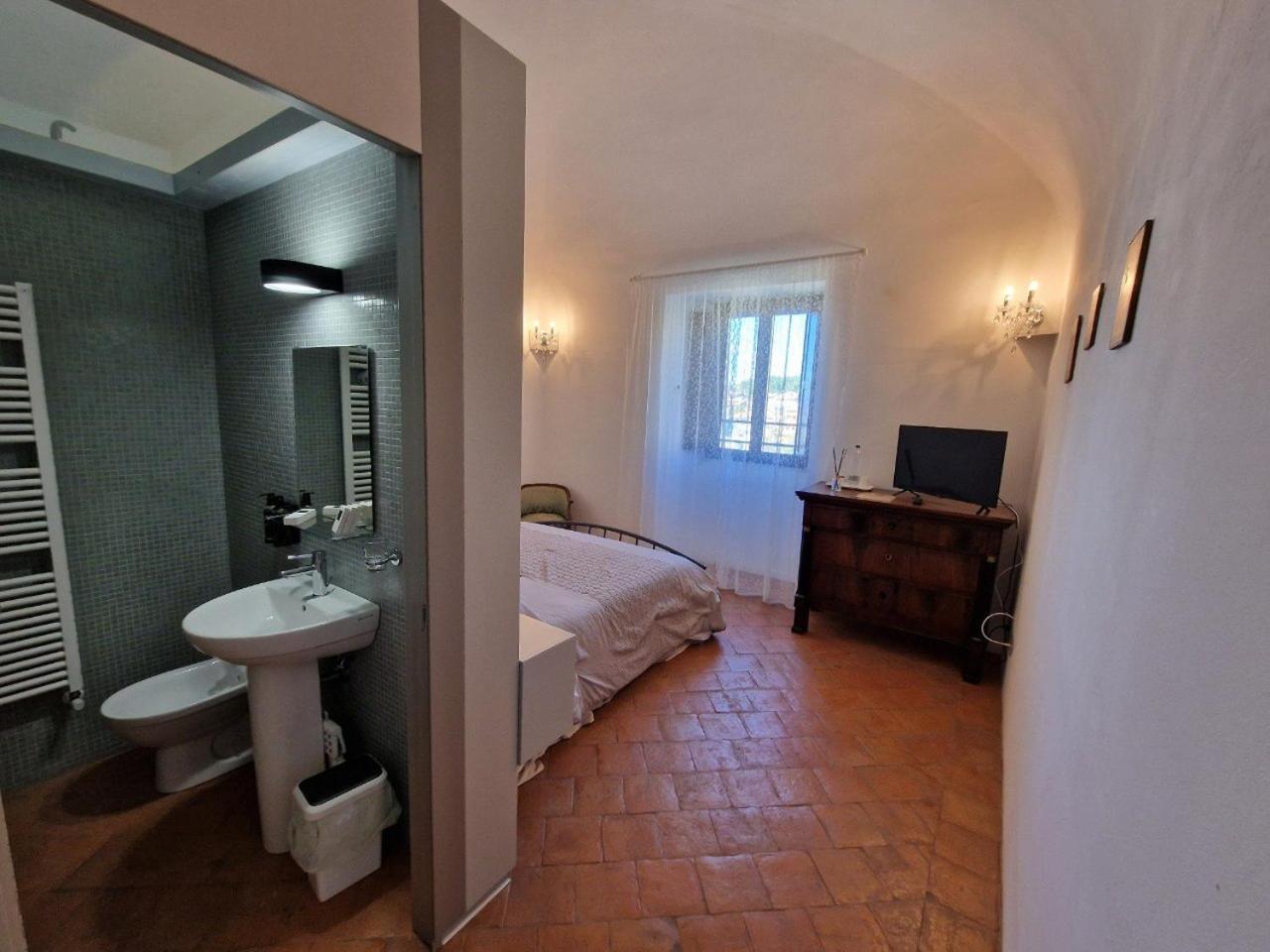 Bed and Breakfast Palazzo Palitti à Roio Extérieur photo